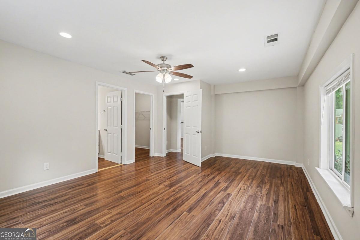 3152 Columbia Woods Drive Property Photo 7
