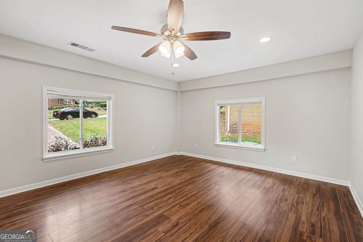 3152 Columbia Woods Drive Property Photo 14