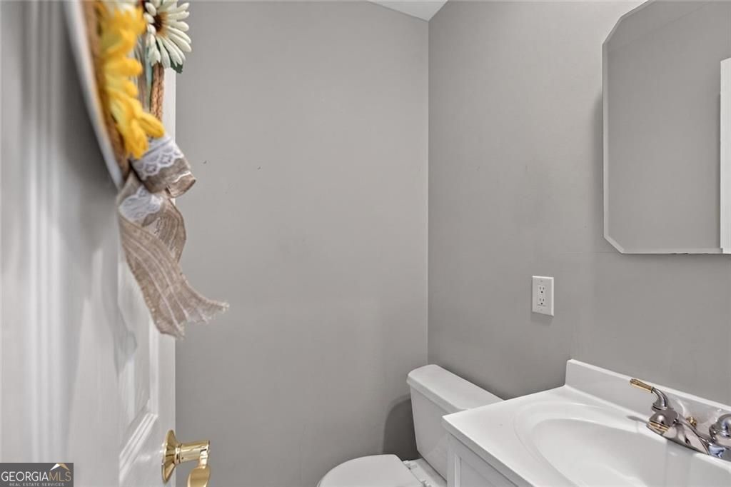 8715 Gullatt Road Property Photo 13