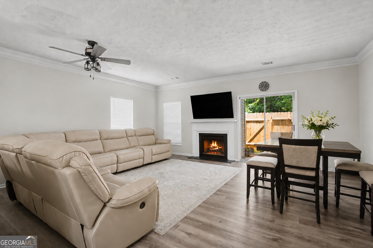 3474 Washington Way Property Photo 3