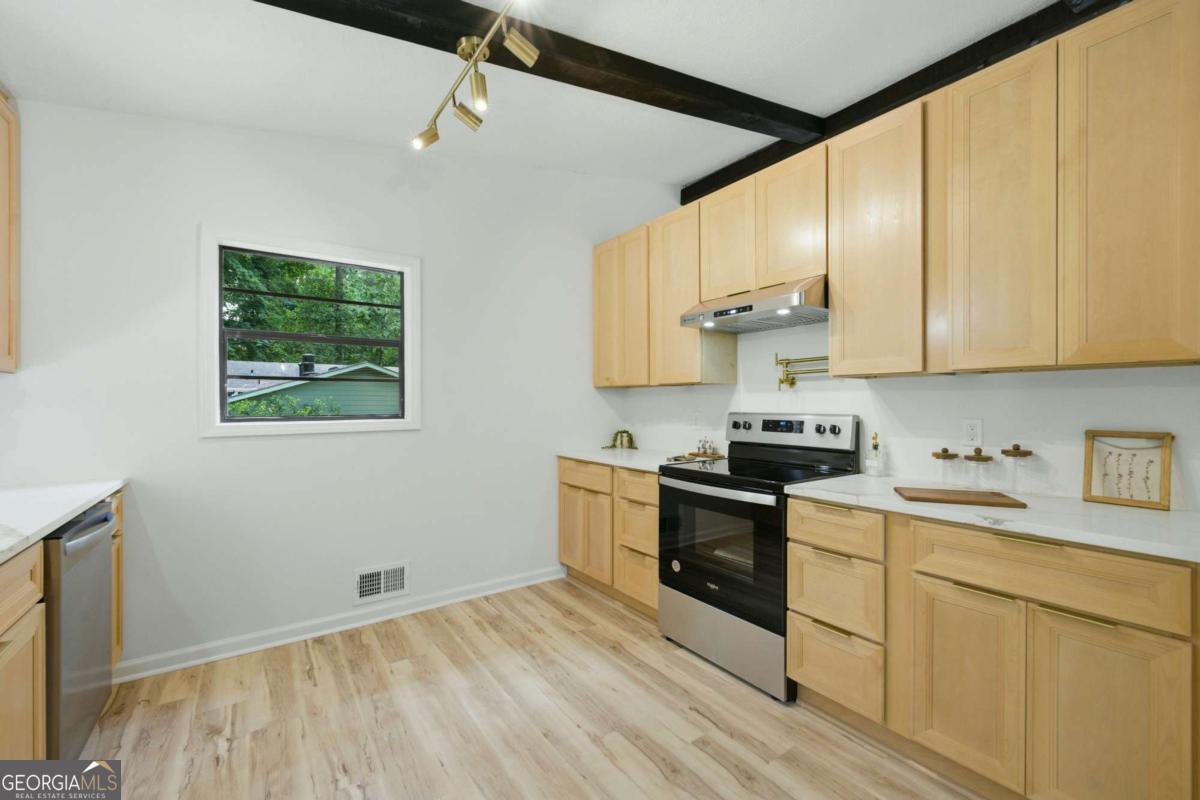 411 Hunters Lane Property Photo 8