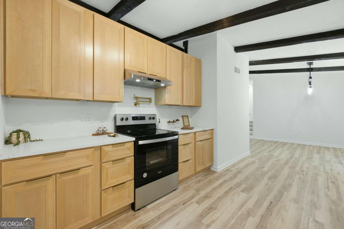 411 Hunters Lane Property Photo 10