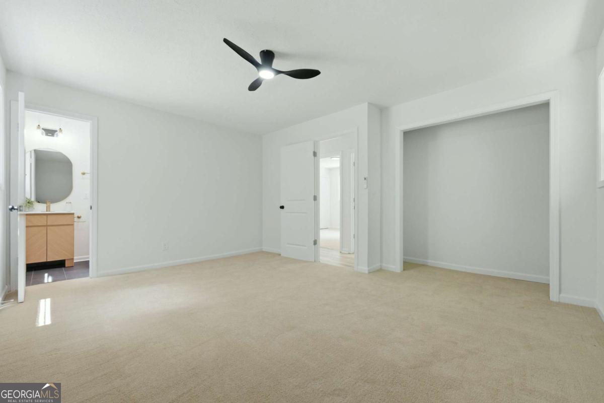 411 Hunters Lane Property Photo 17