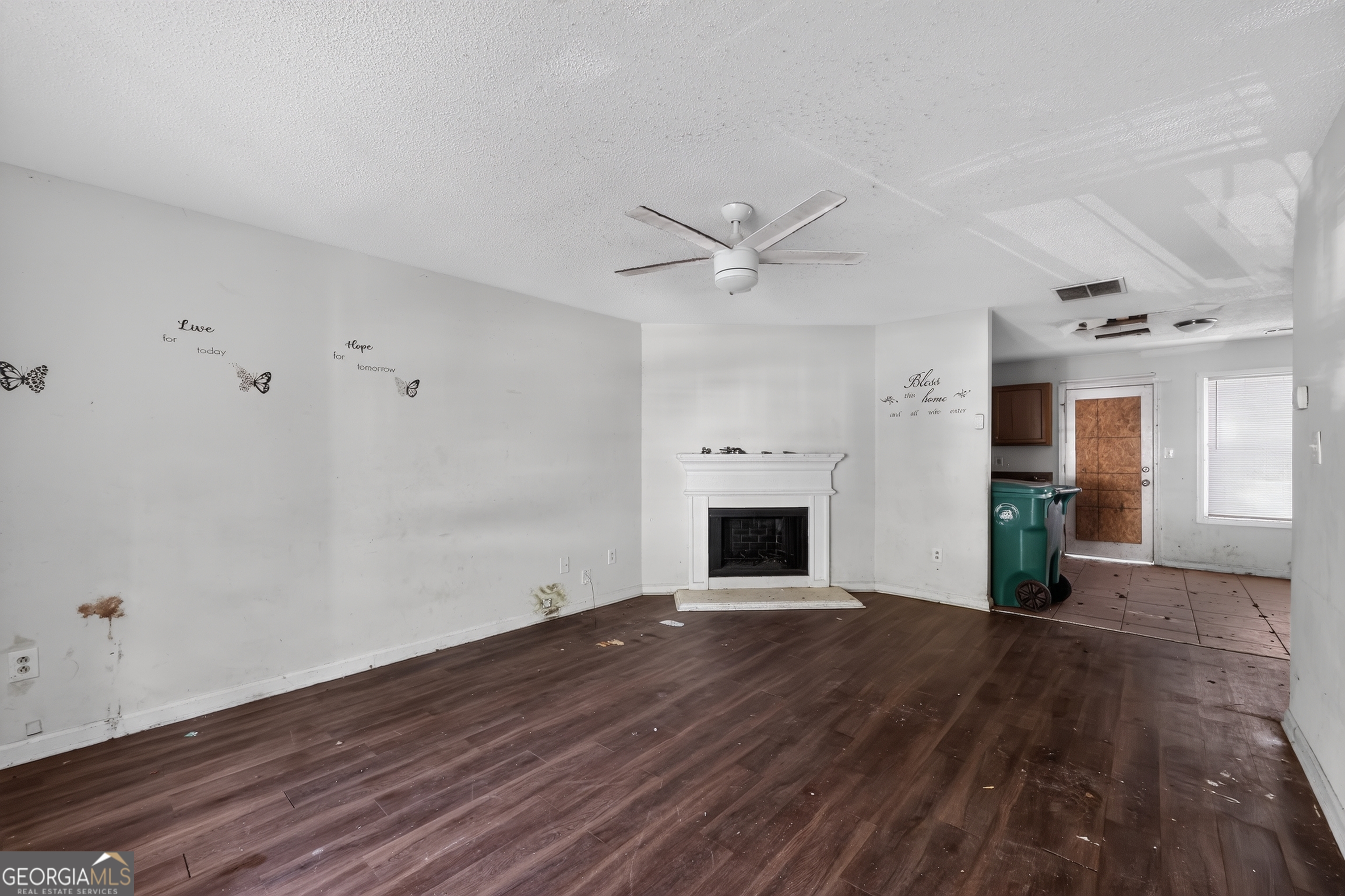 7117 Ravenwood Lane Property Photo 5