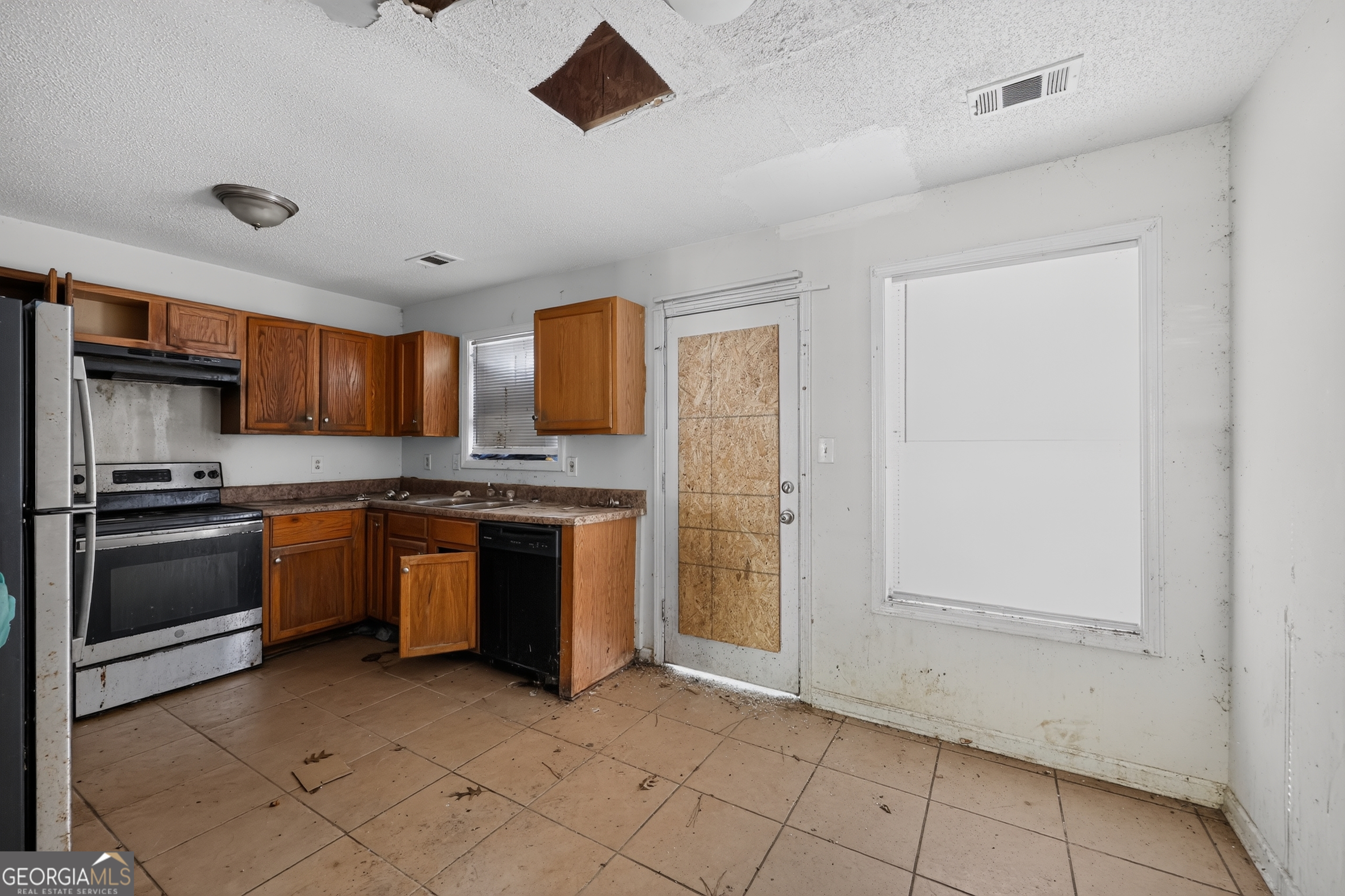 7117 Ravenwood Lane Property Photo 6
