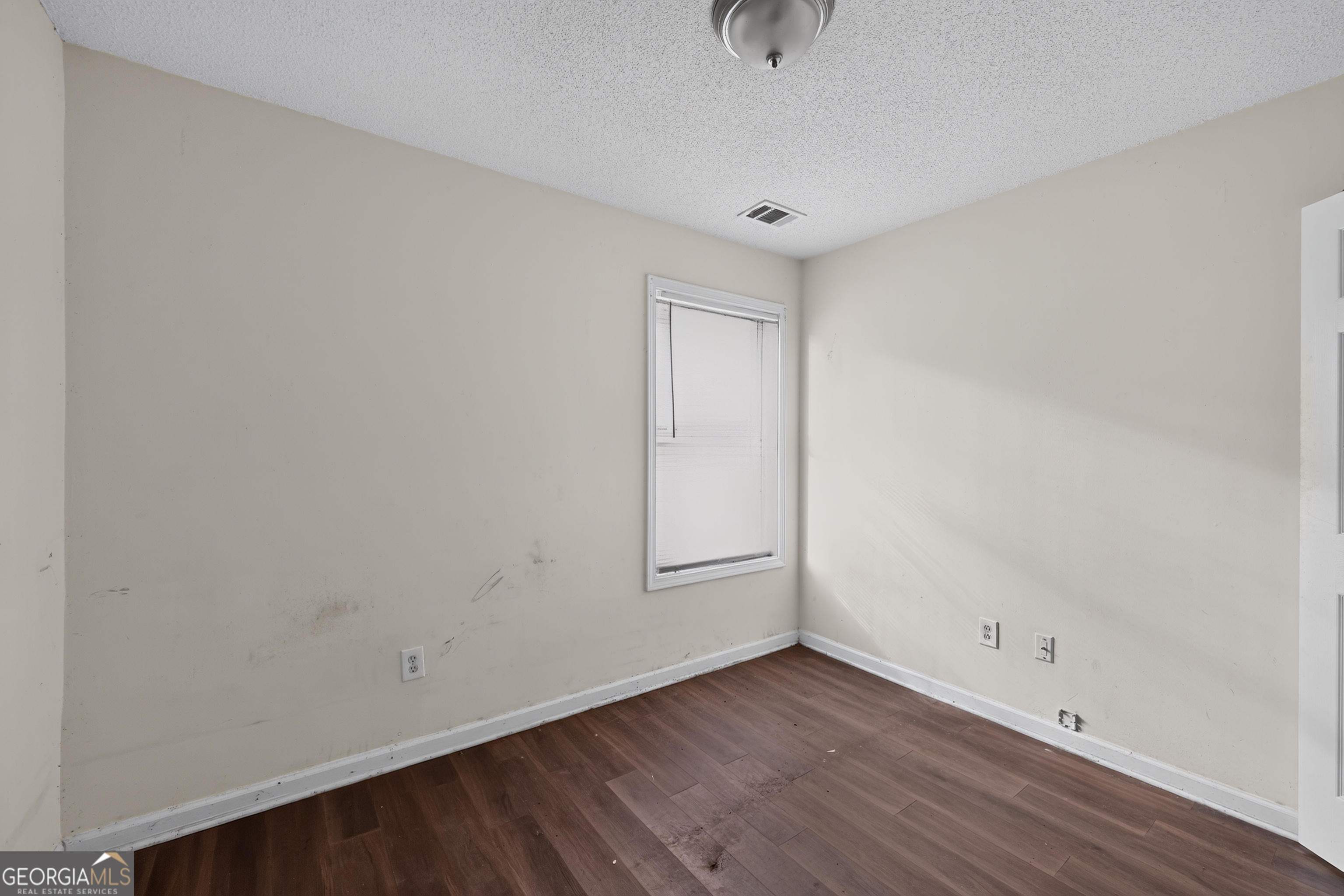 7117 Ravenwood Lane Property Photo 8
