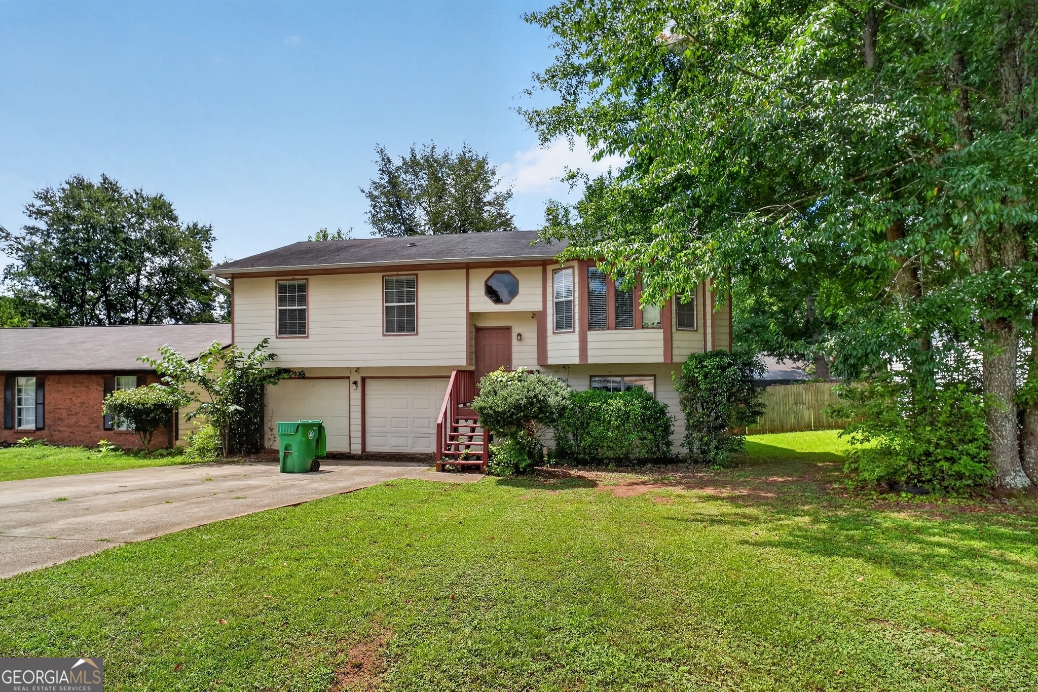 6409 Eastbriar Drive Property Photo 1