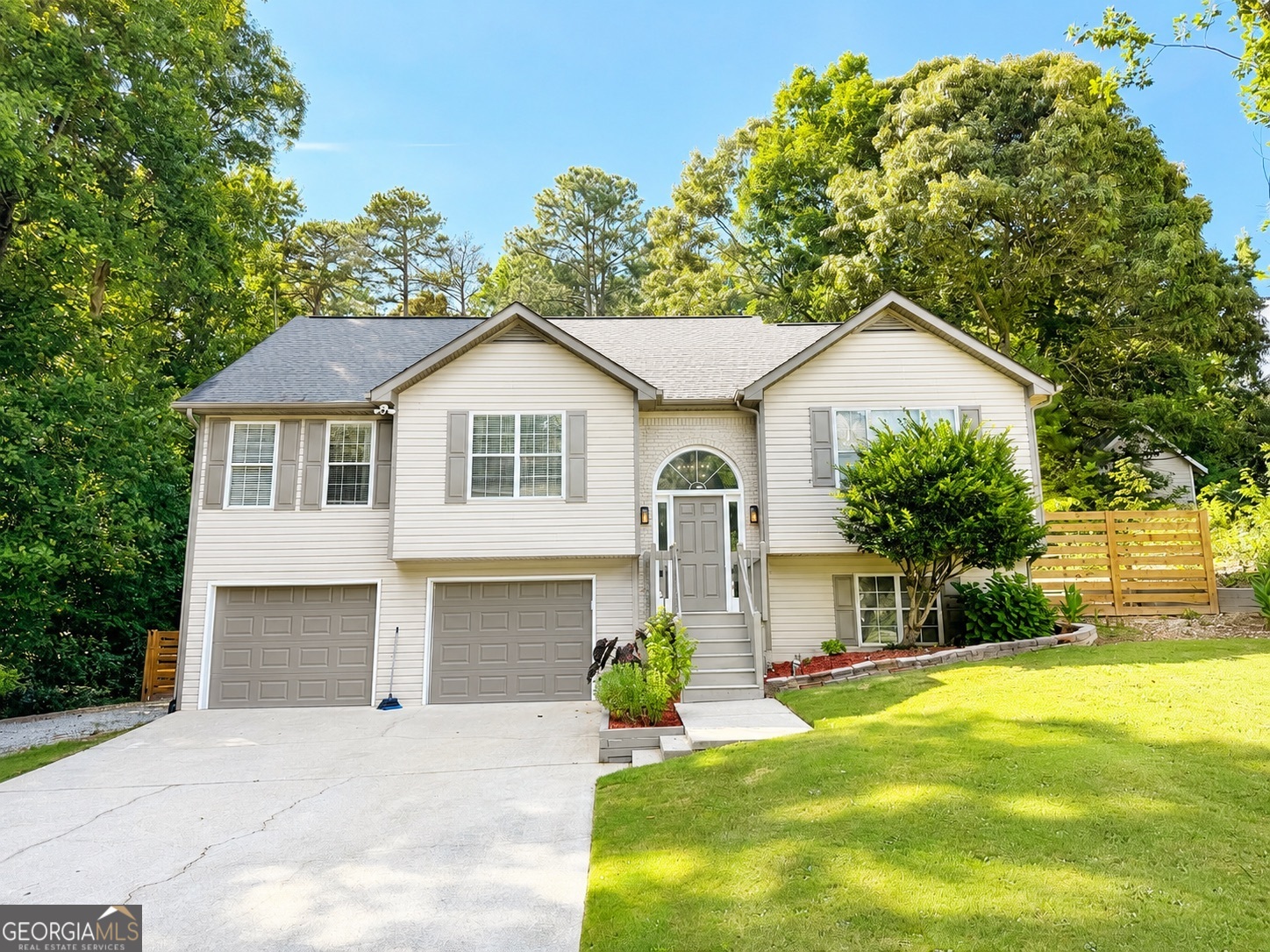 3980 Piper Glen Drive Property Photo 1