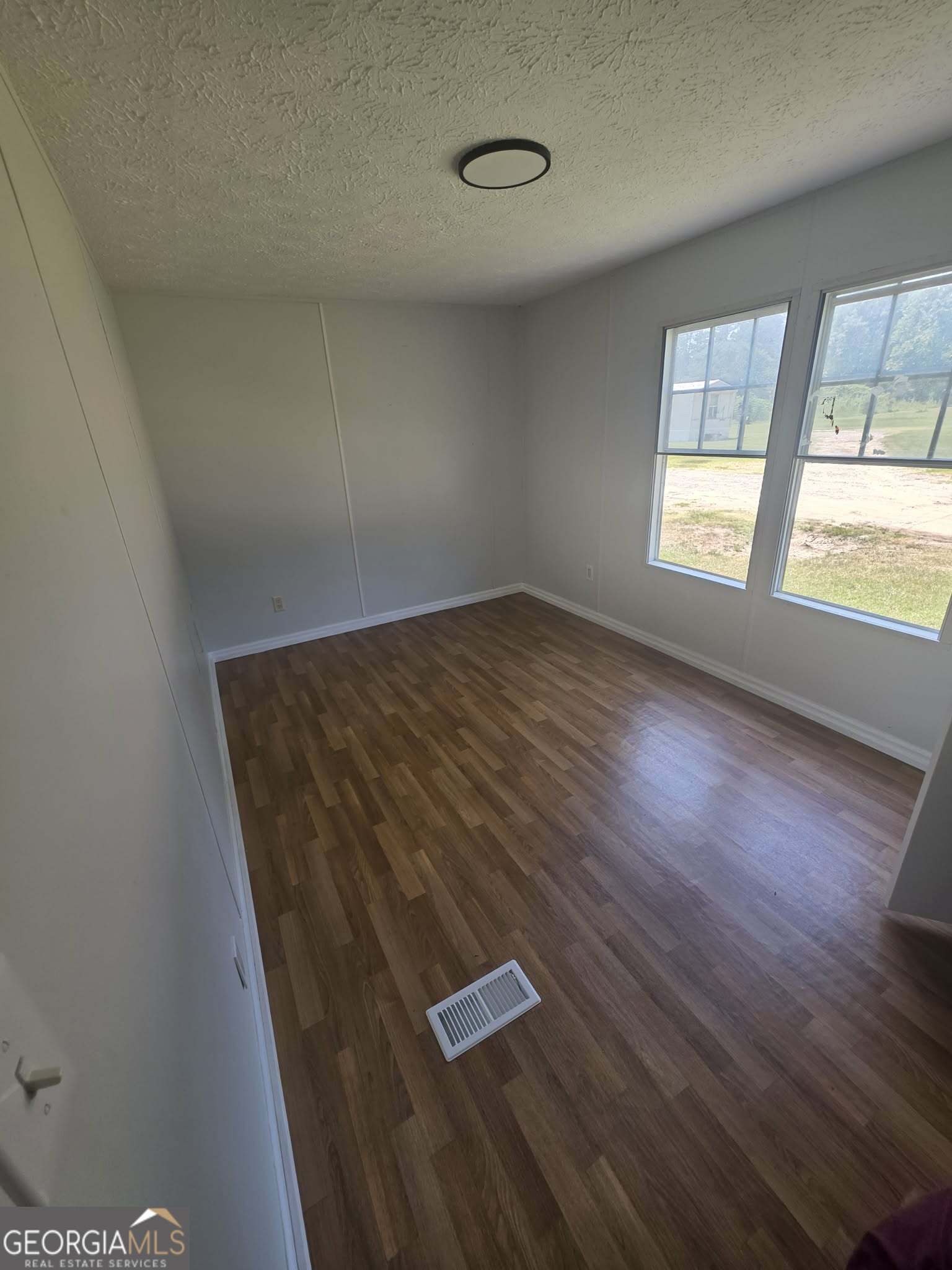 711 J T Lane Property Photo 15