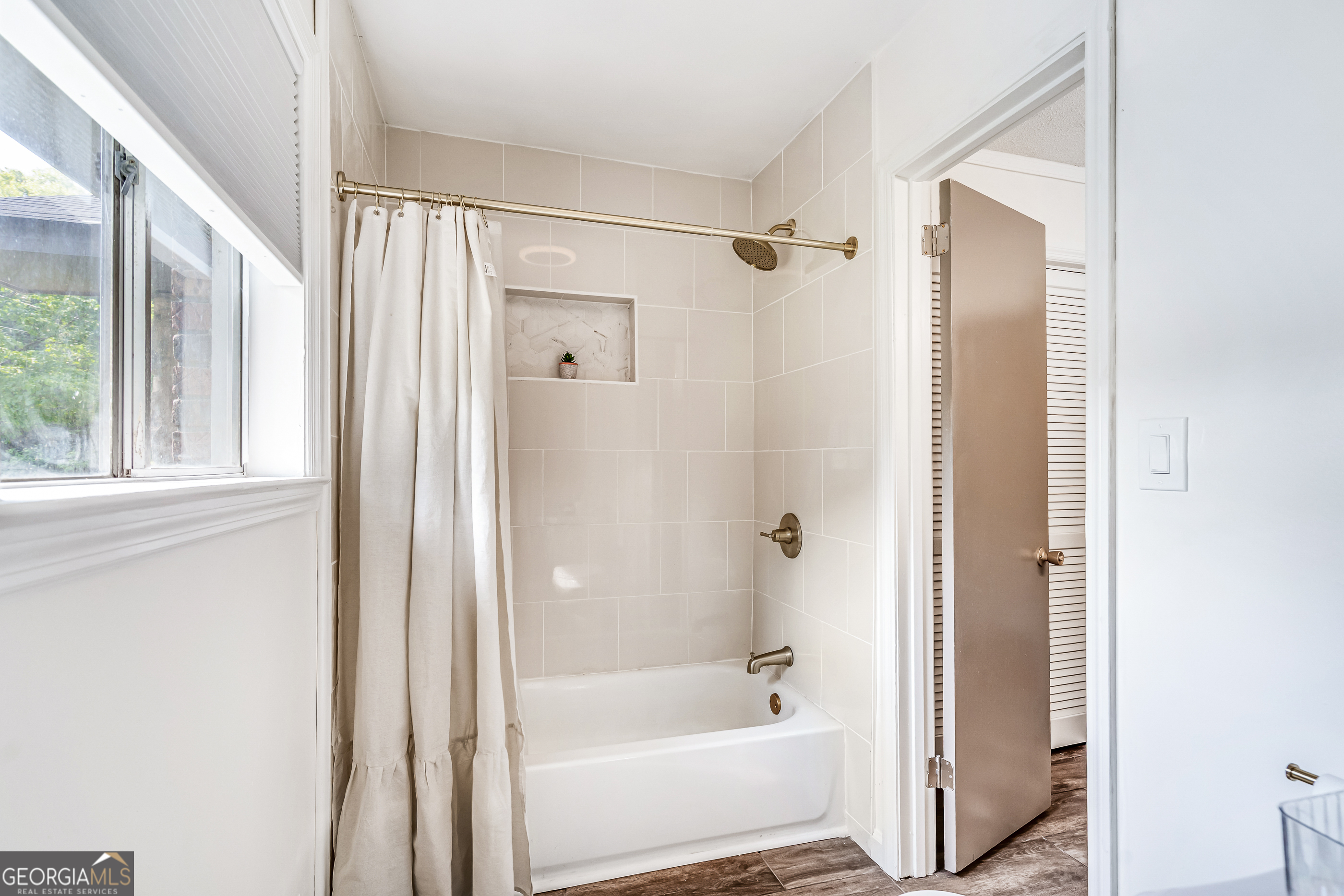 2814 Suncrest Drive Property Photo 20