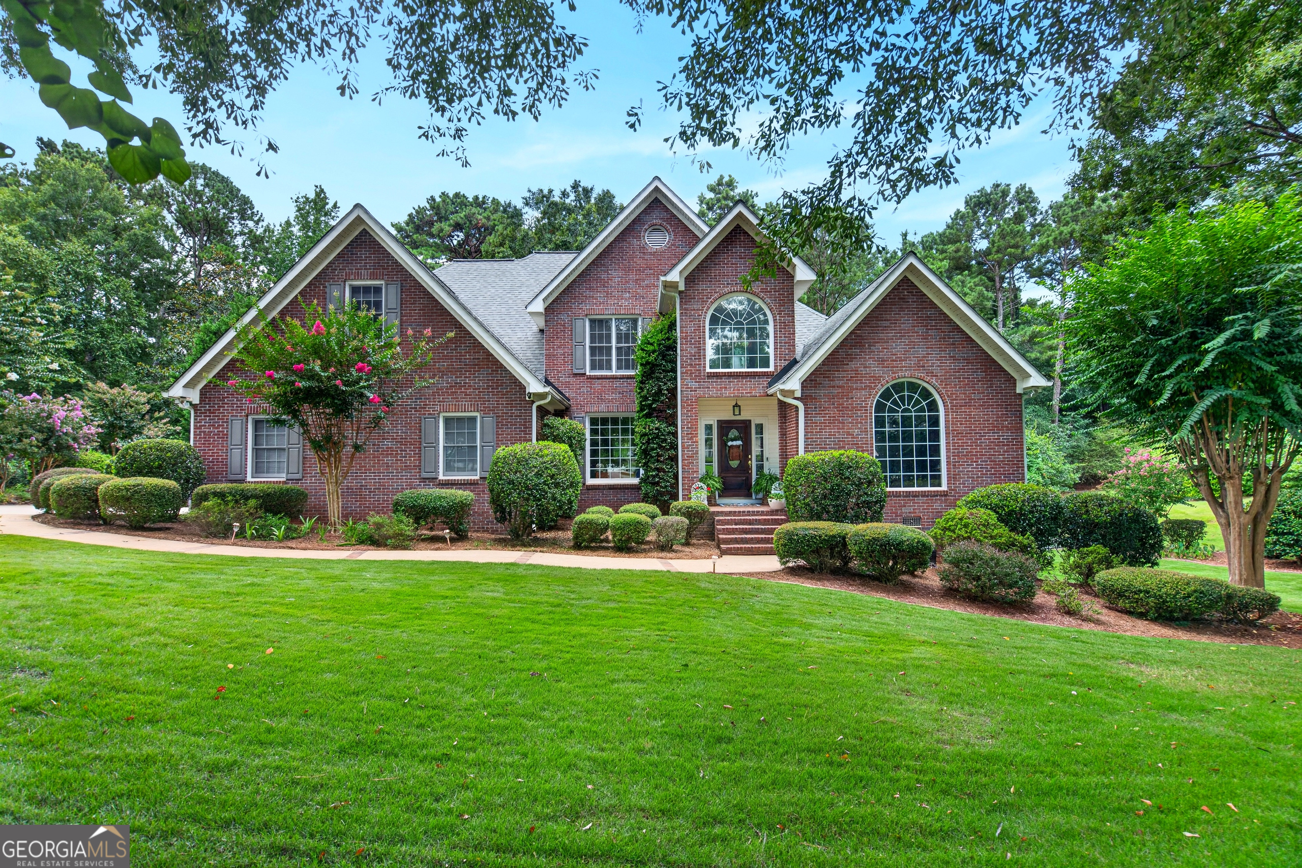 1026 Riverside Drive Property Photo 1