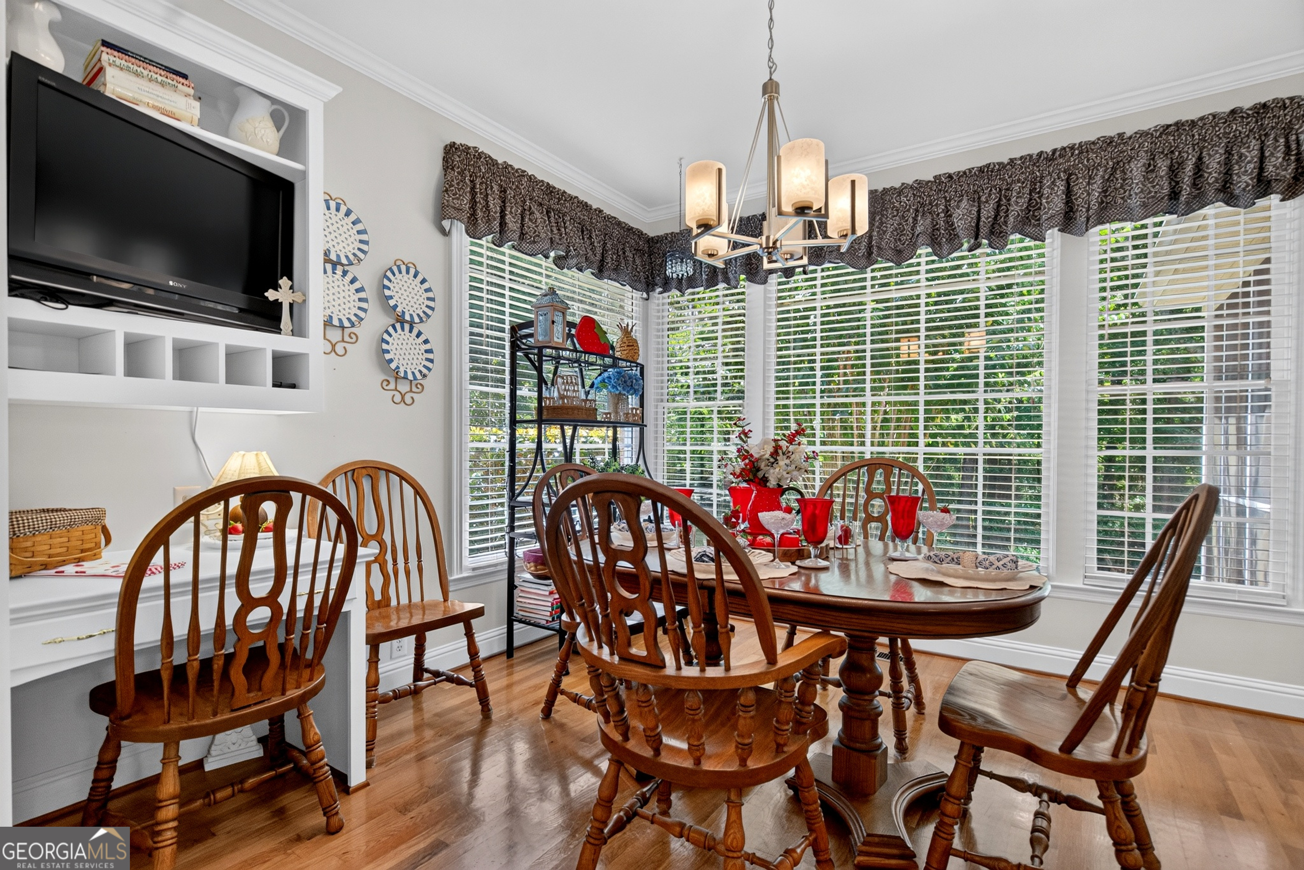 1026 Riverside Drive Property Photo 11