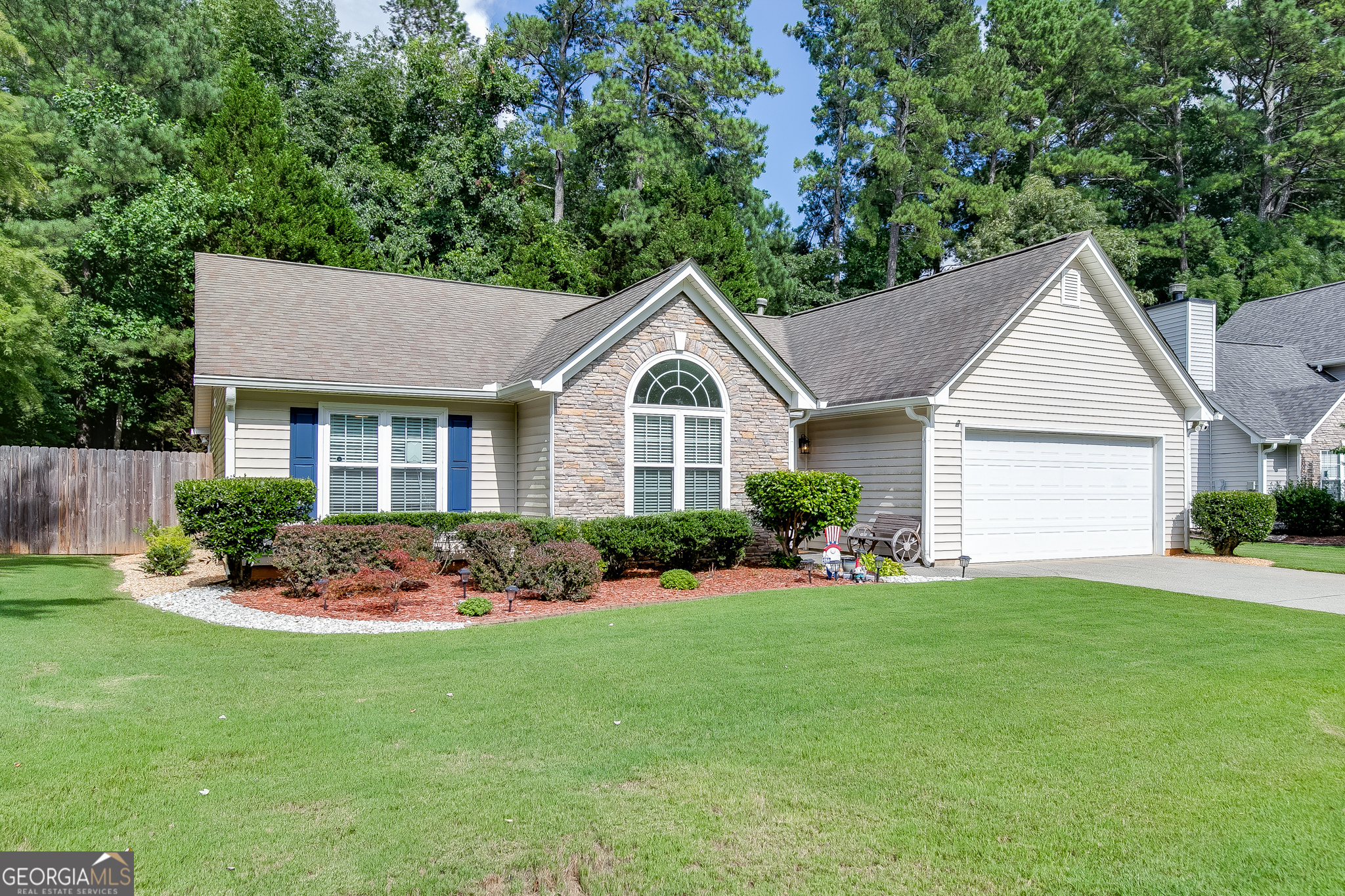 558 Bellingham Drive Property Photo 3