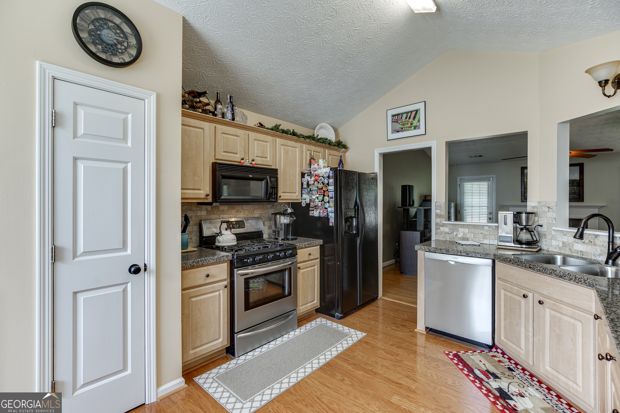 558 Bellingham Drive Property Photo 10