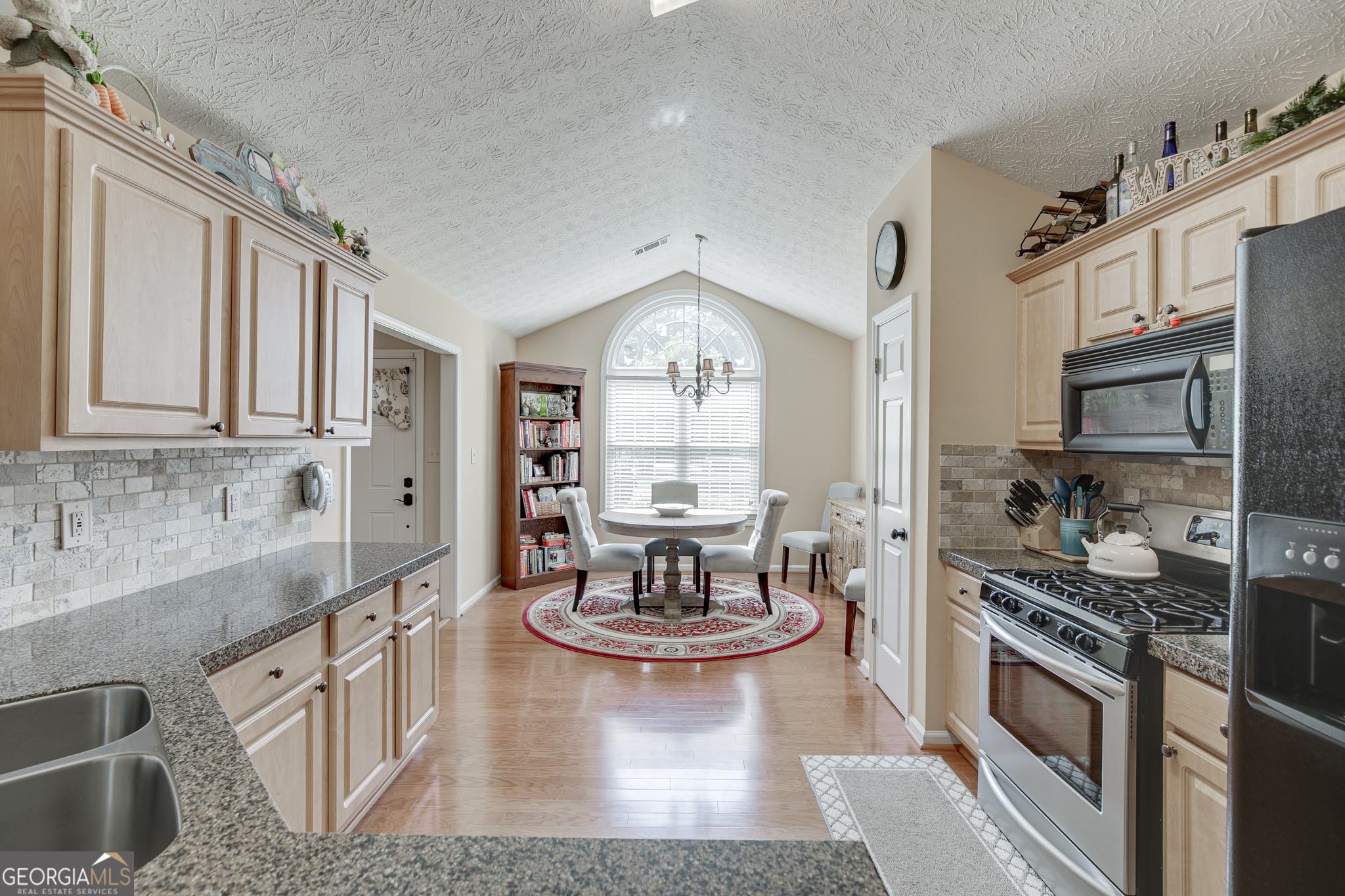 558 Bellingham Drive Property Photo 15