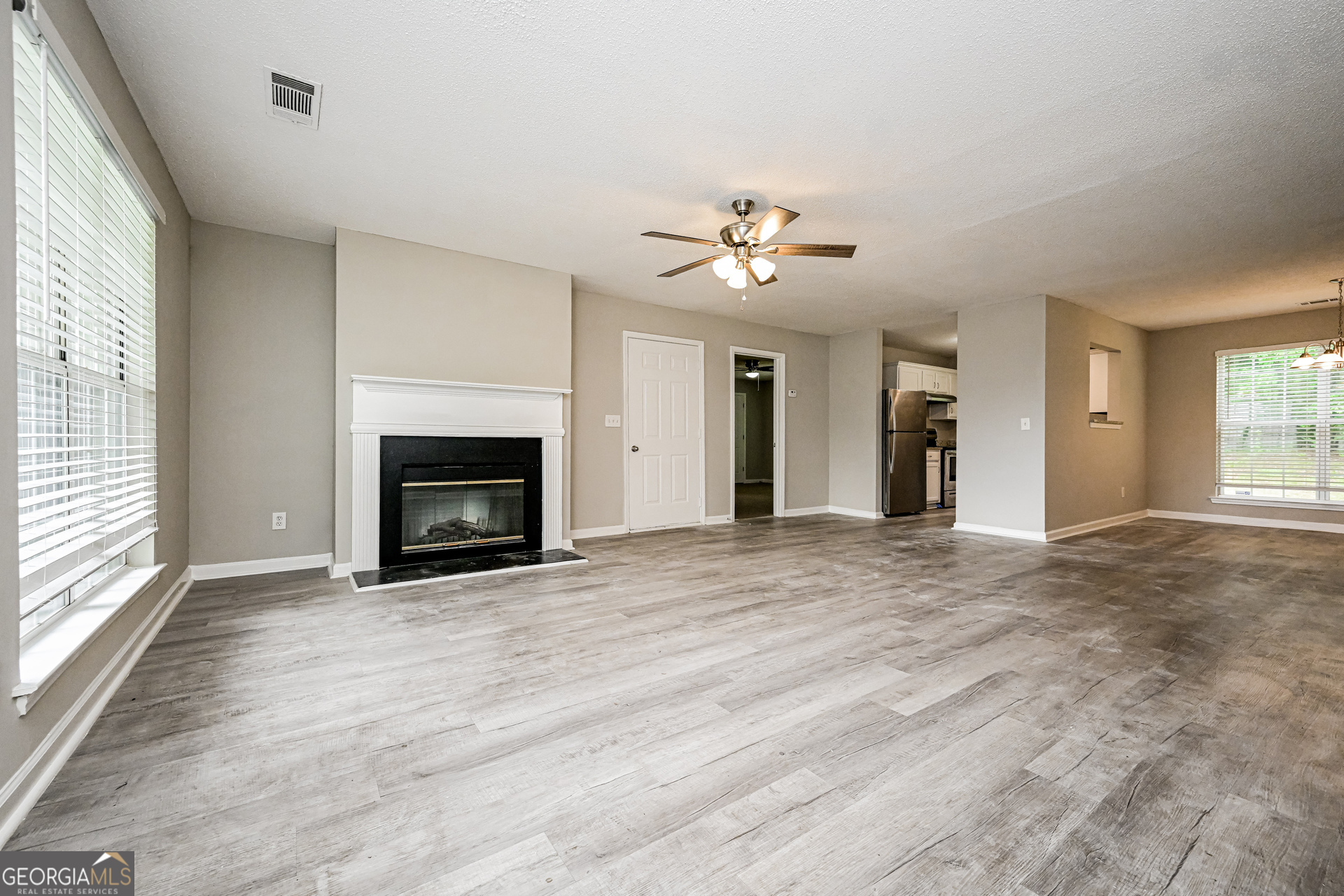 5866 Waggoner Court Property Photo 5
