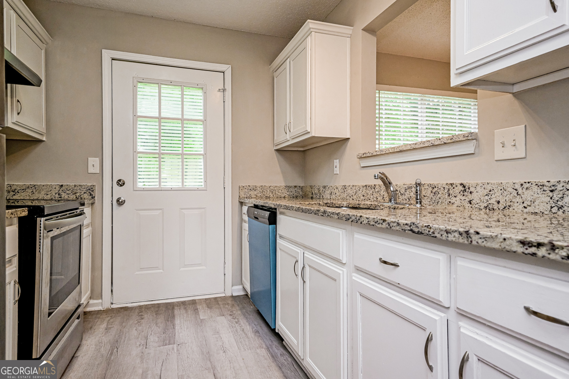 5866 Waggoner Court Property Photo 7