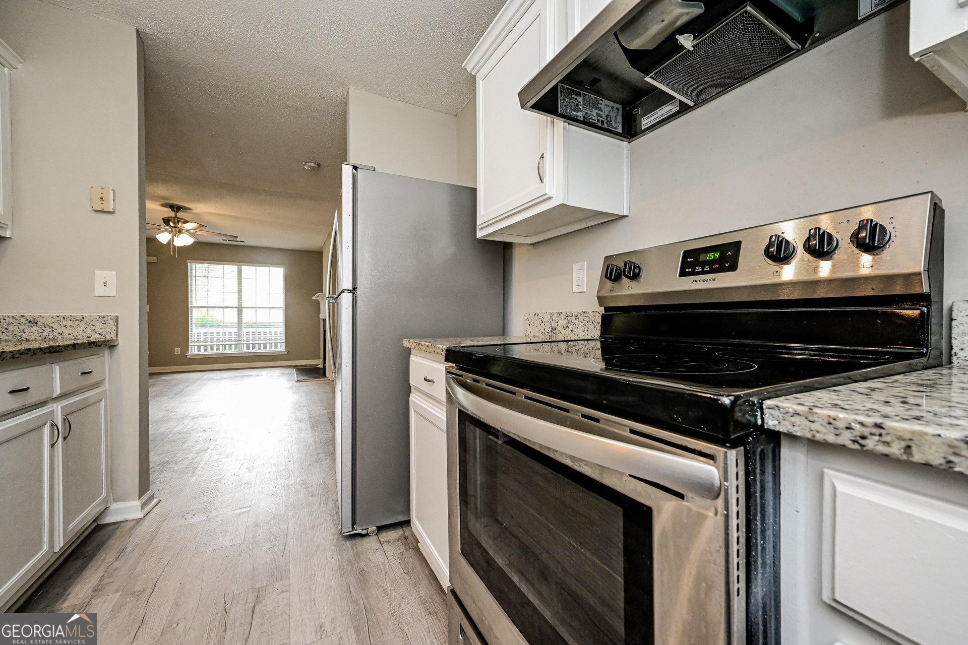 5866 Waggoner Court Property Photo 8