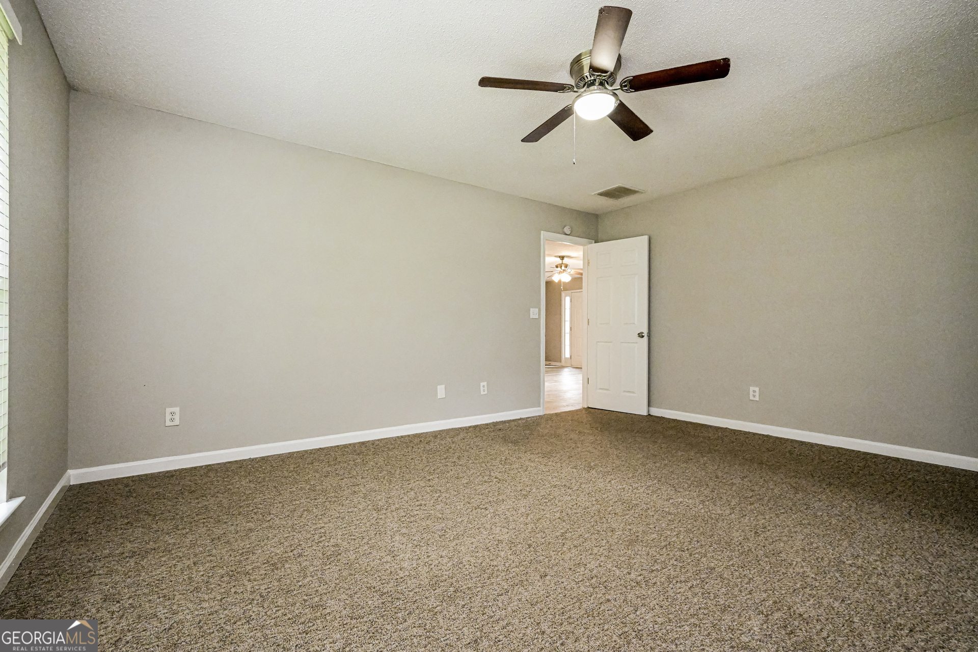 5866 Waggoner Court Property Photo 10