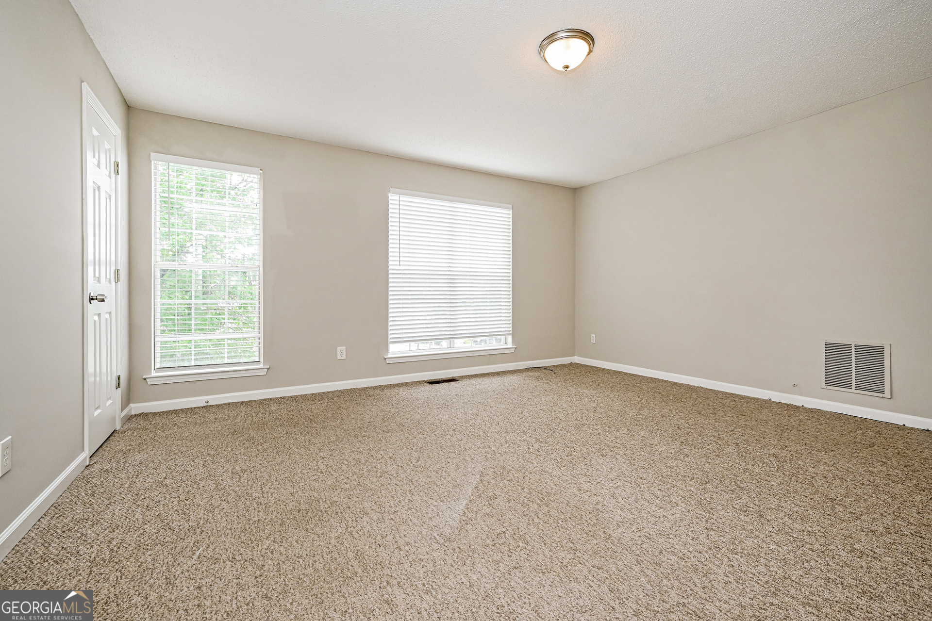5866 Waggoner Court Property Photo 13
