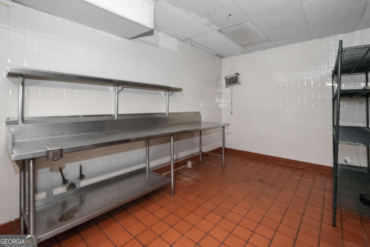 301 Commerce Avenue Property Photo 16