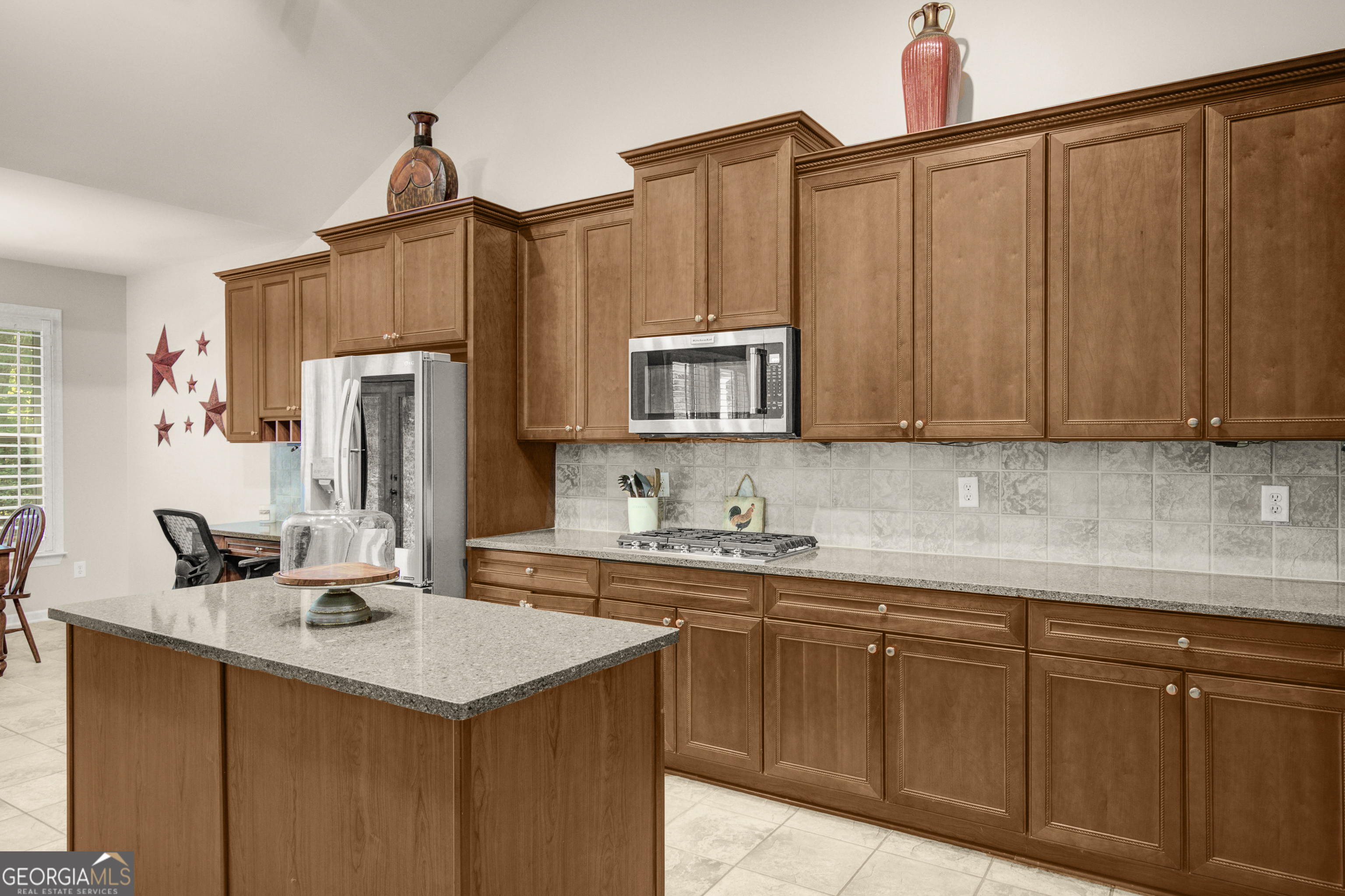5 Renwick Drive Property Photo 3