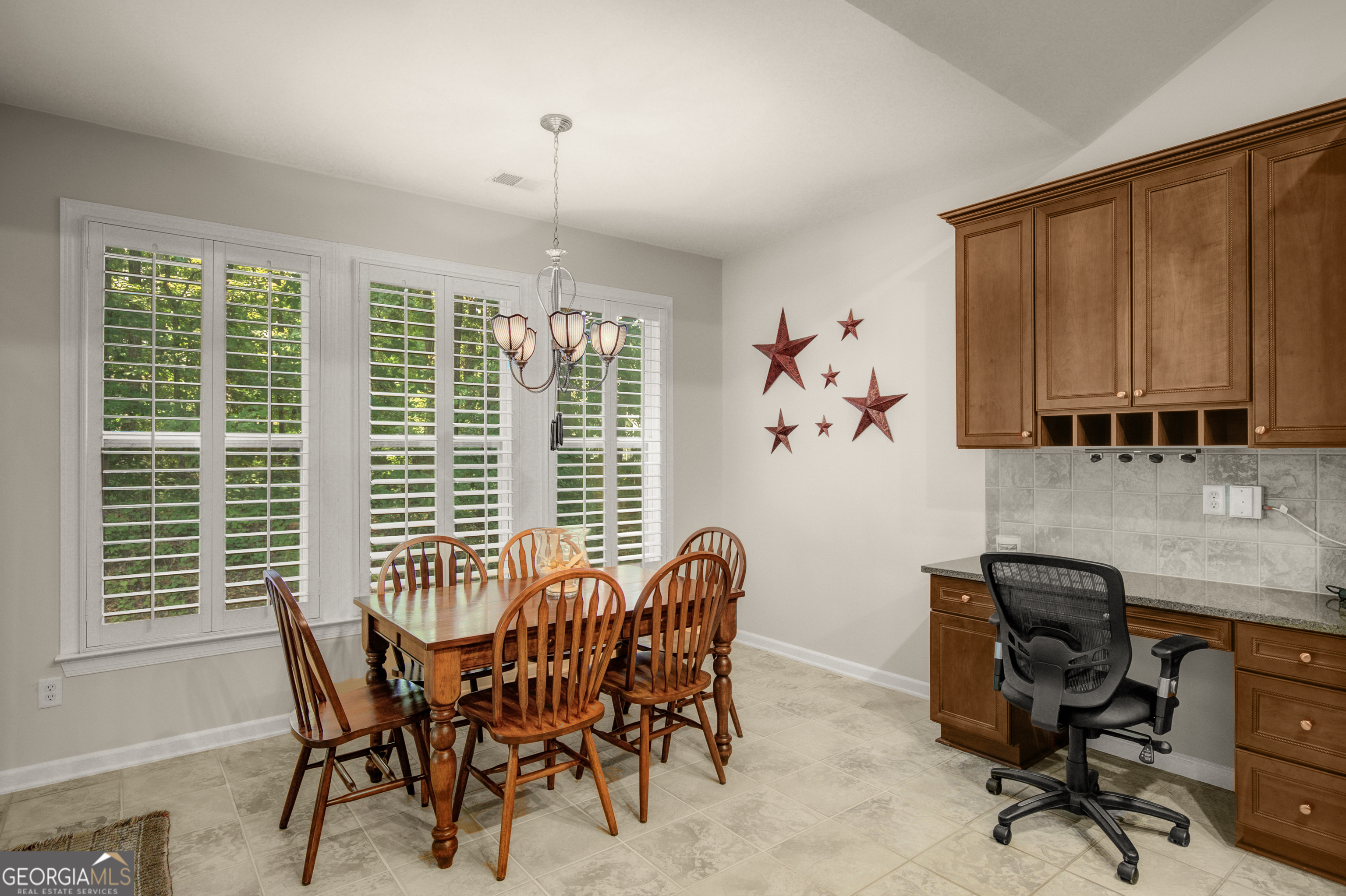 5 Renwick Drive Property Photo 24
