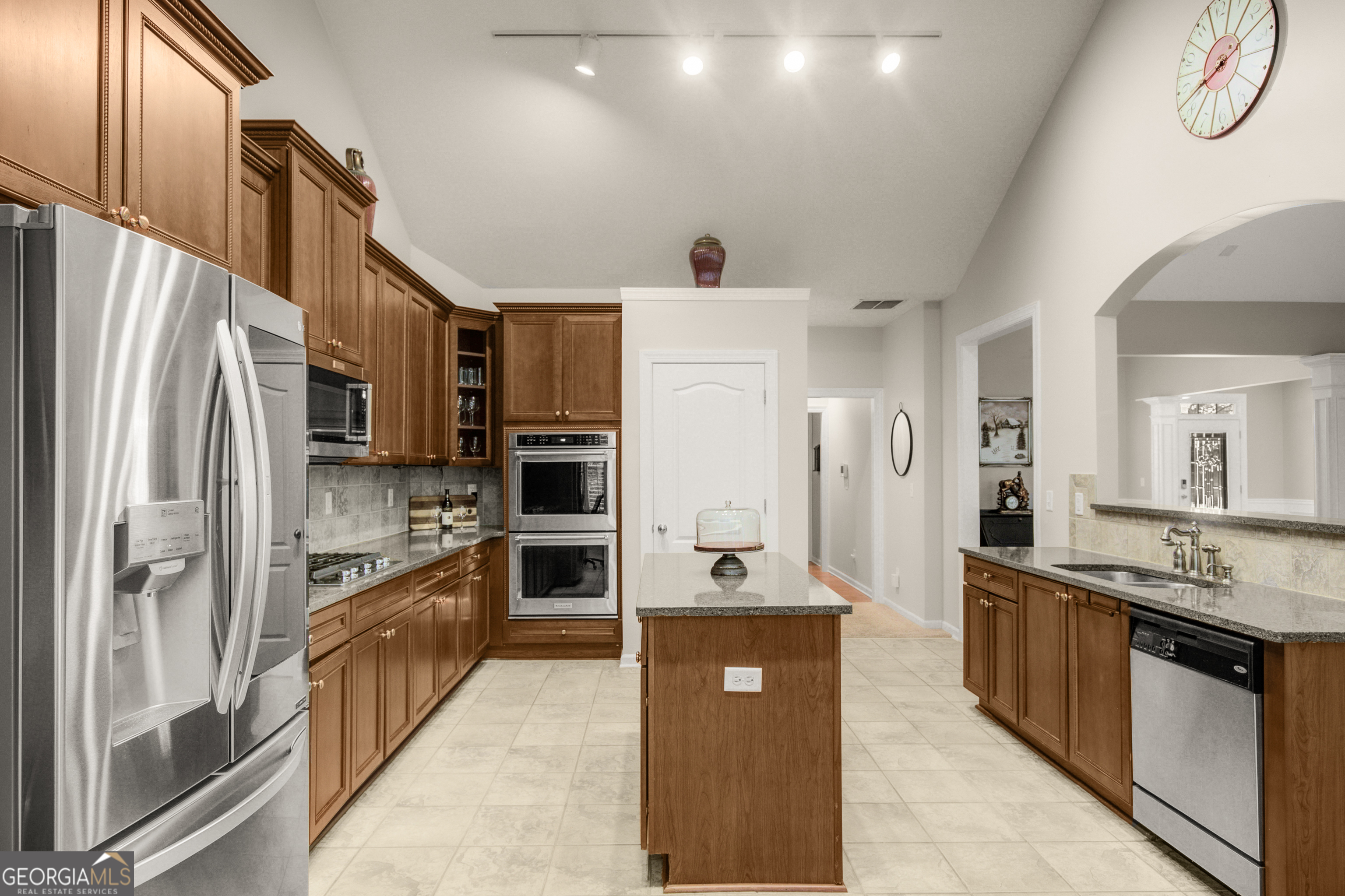 5 Renwick Drive Property Photo 26