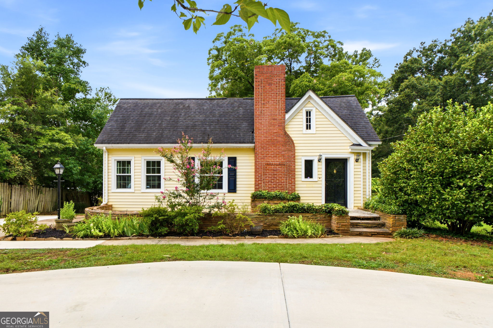 664 Bieze Street Property Photo 1