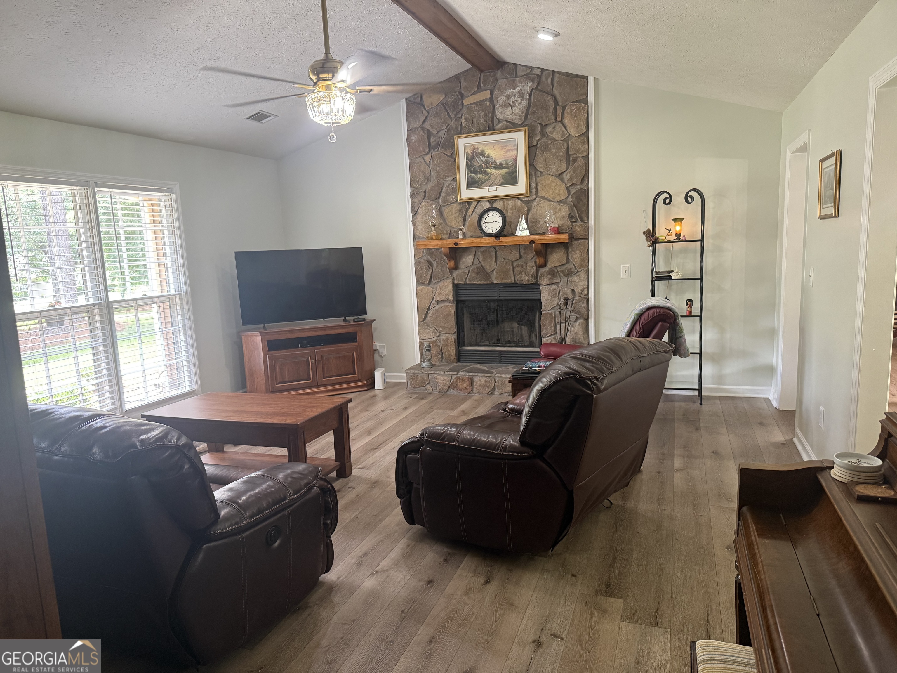 124 Greenbriar Trail Property Photo 3