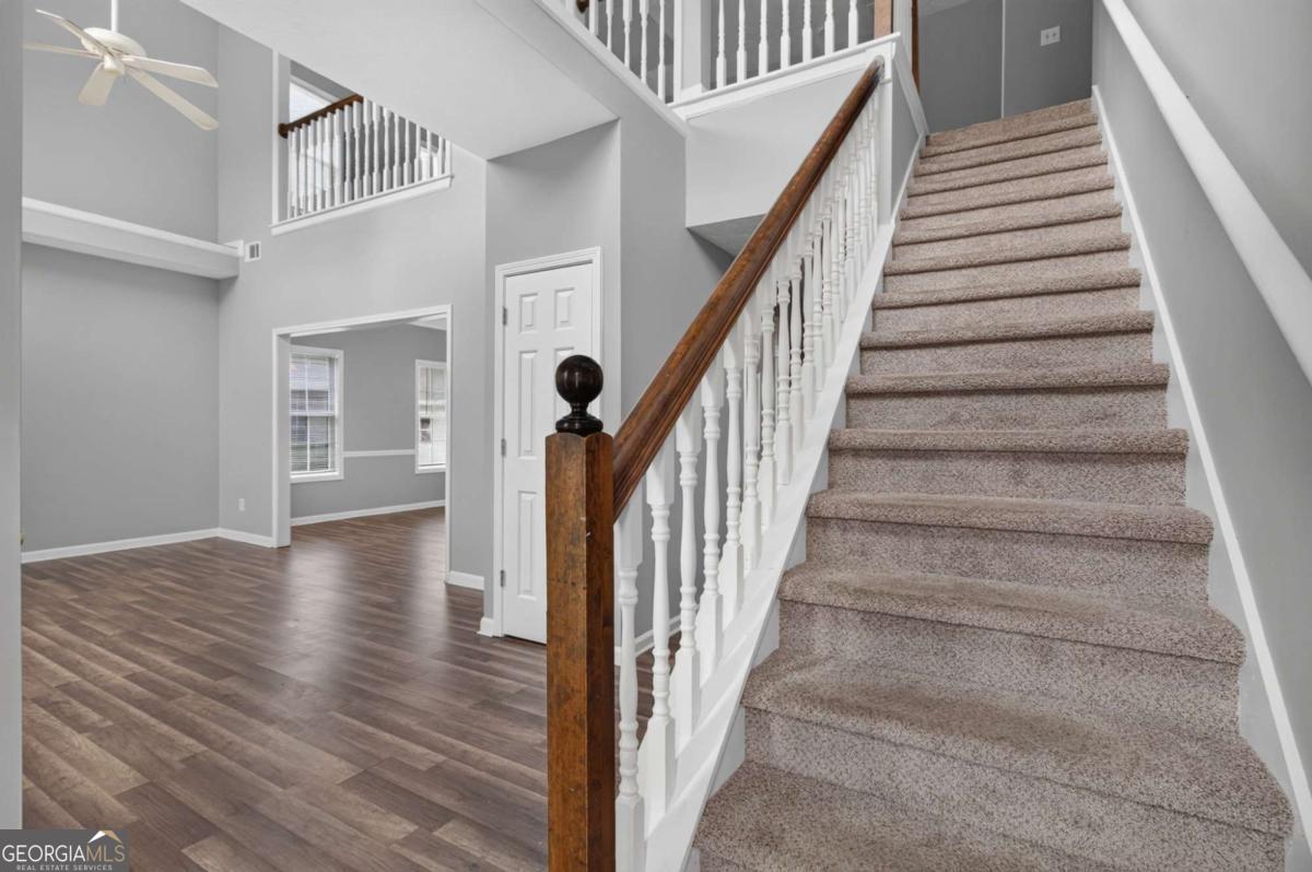 2364 Fallbrook Court Property Photo 2