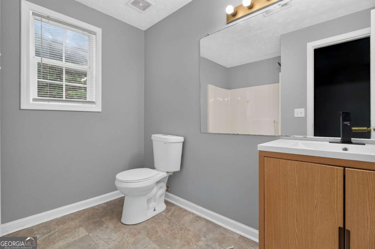 2364 Fallbrook Court Property Photo 15