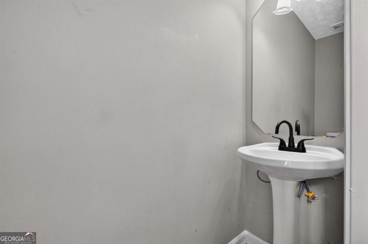 2364 Fallbrook Court Property Photo 16