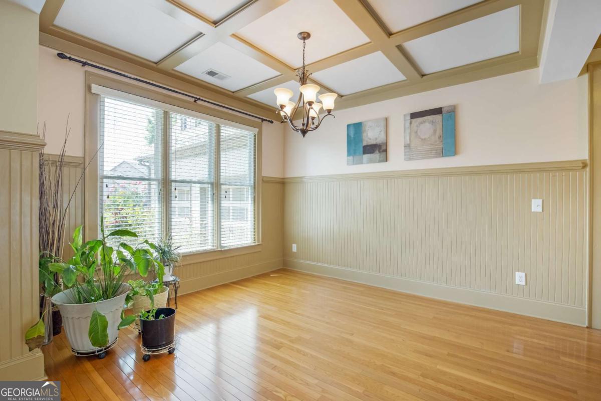 5 Eastview Court Se Property Photo 4