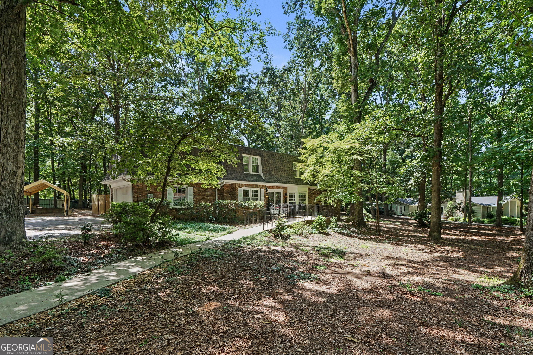 168 Great Oak Drive Property Photo 2