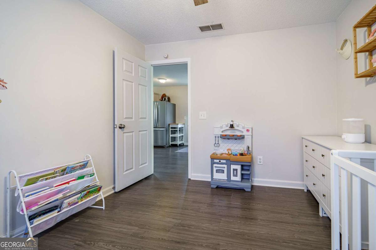 2310 Fleetwood Drive Property Photo 13