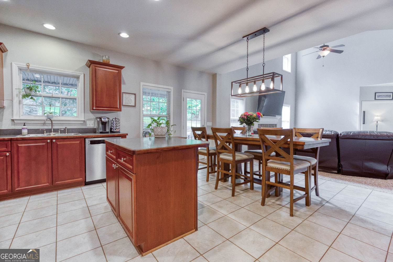 1017 Panoramic Pointe Ne Property Photo 19