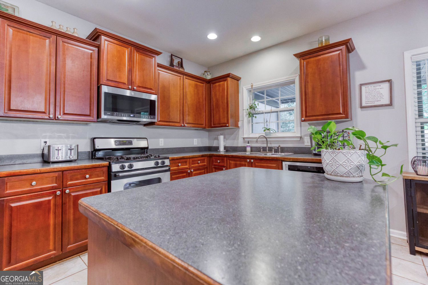 1017 Panoramic Pointe Ne Property Photo 20