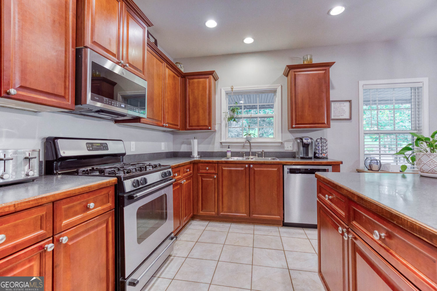 1017 Panoramic Pointe Ne Property Photo 22