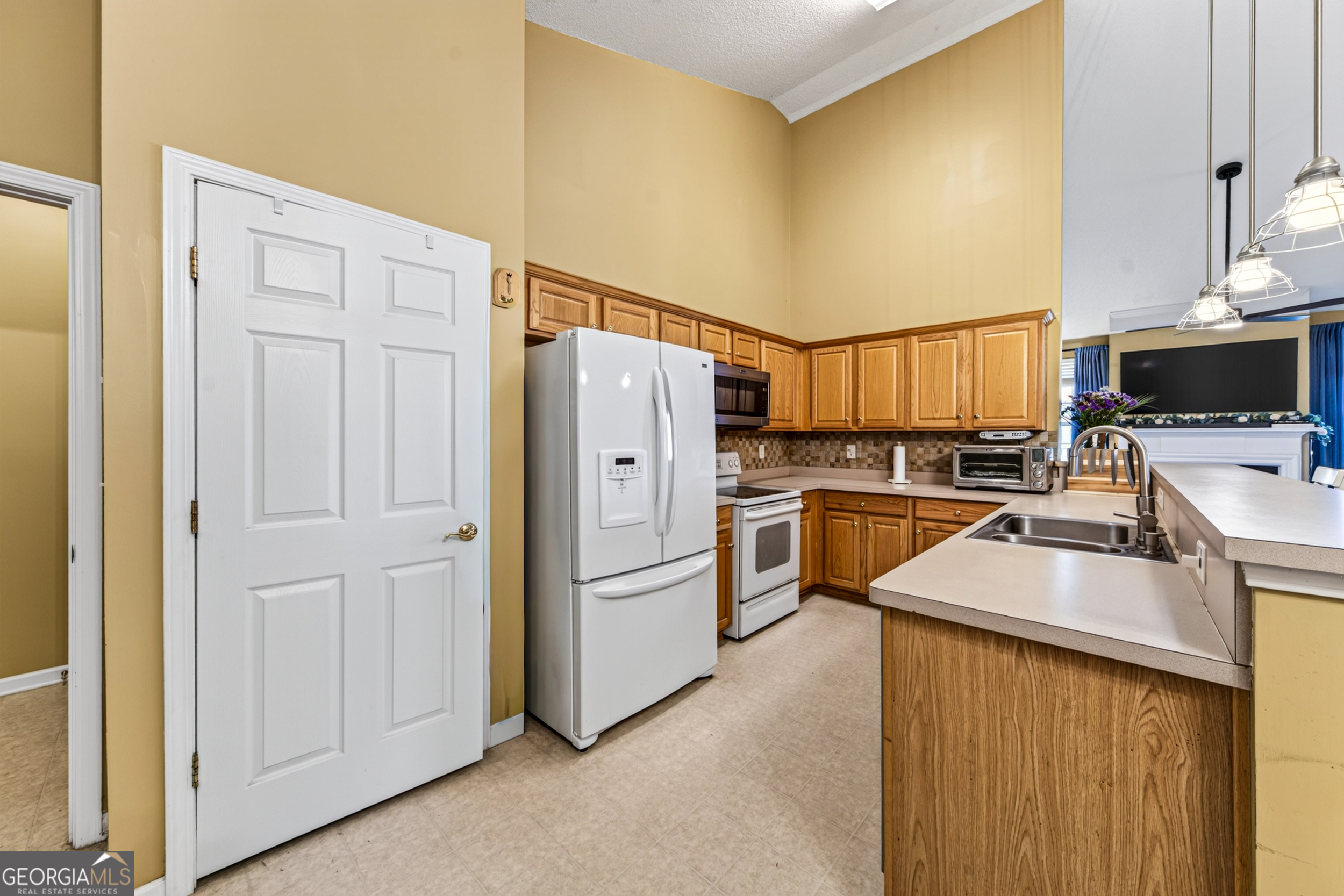 172 Camry Lane Property Photo 7