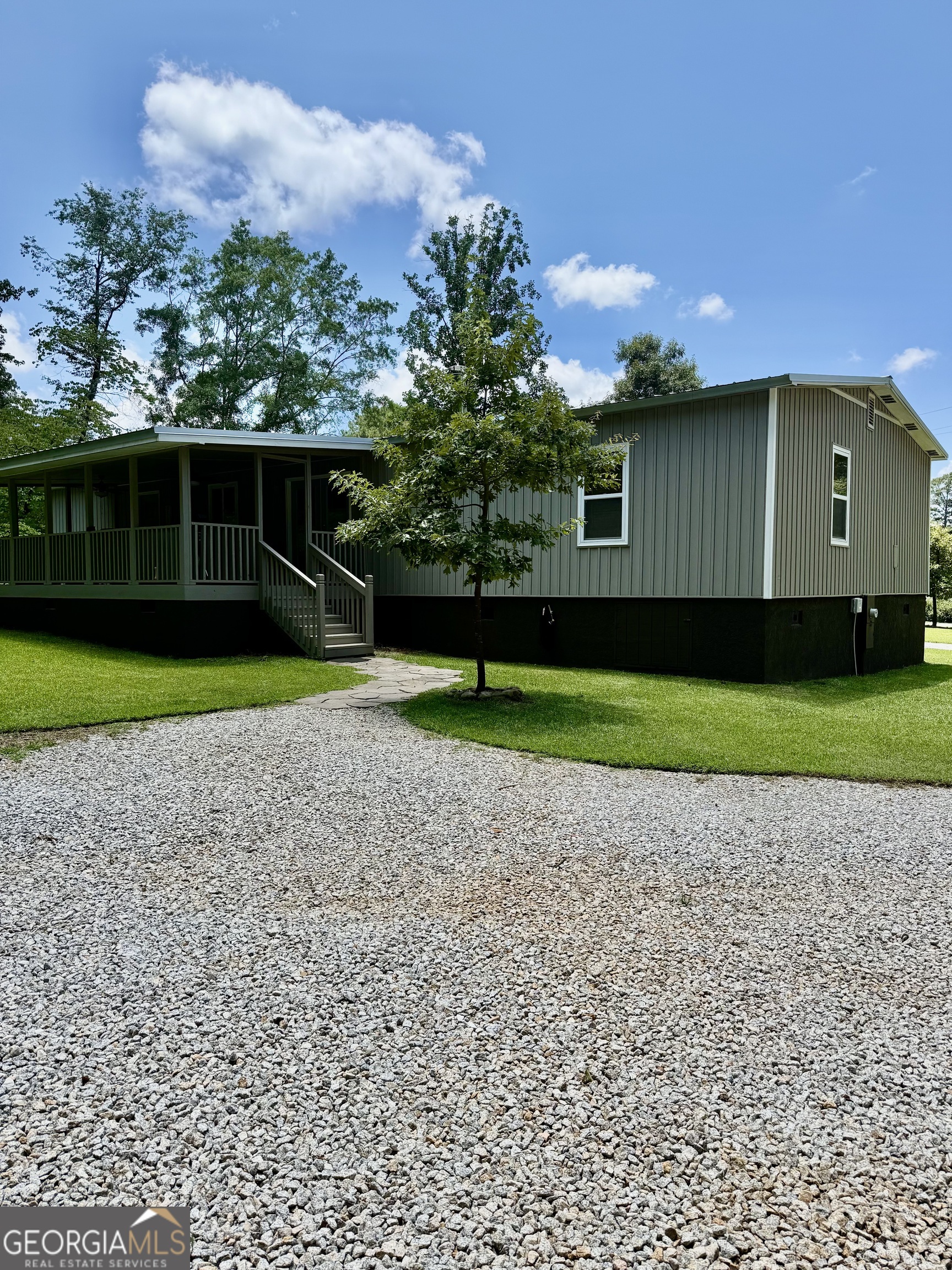 351 River Lake Drive Property Photo 3