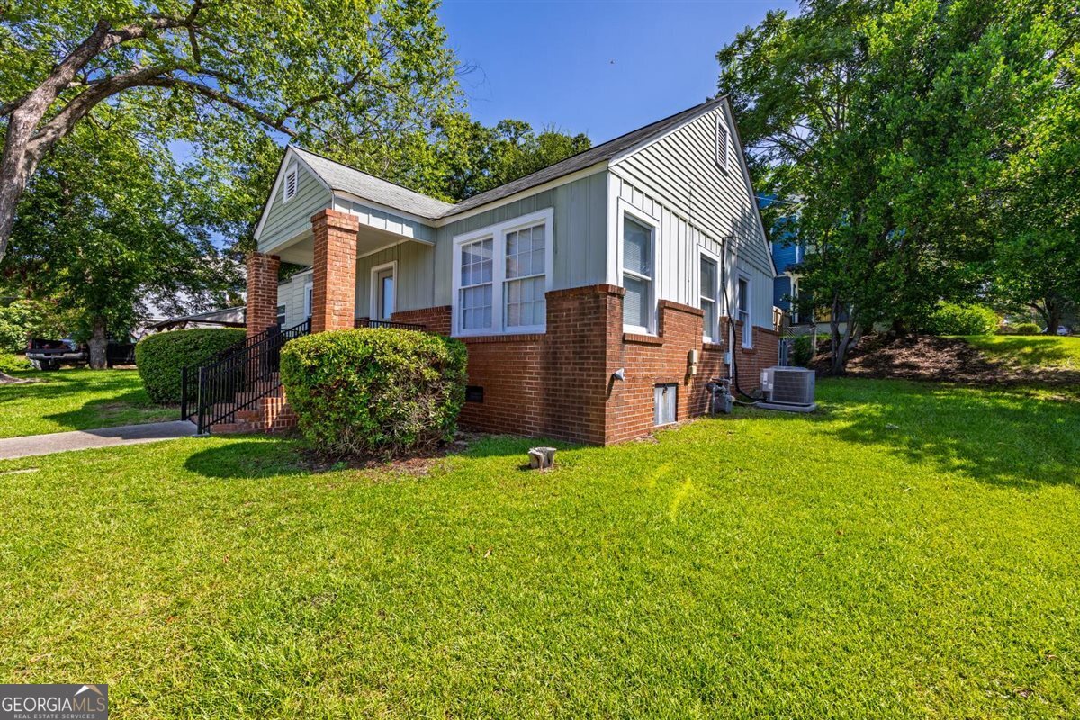825 Maple Street Property Photo 5