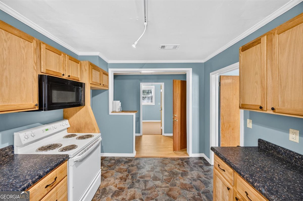 825 Maple Street Property Photo 14