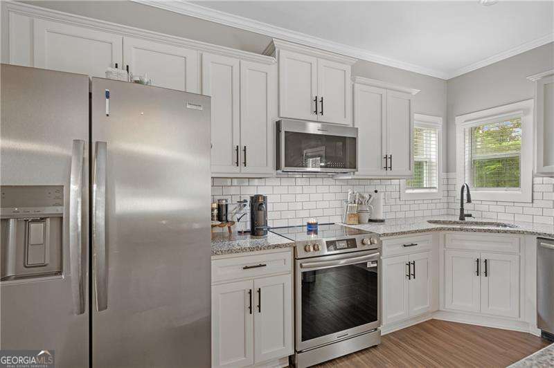 68 Jeffrey Lane Property Photo 7