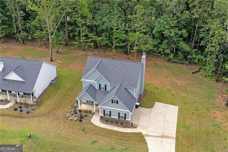 68 Jeffrey Lane Property Photo 35