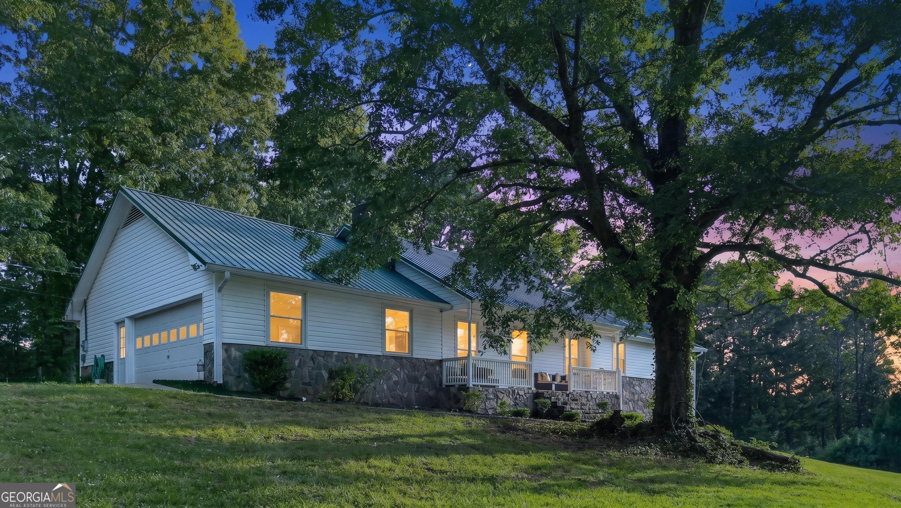662 Highway 18 W Property Photo 3