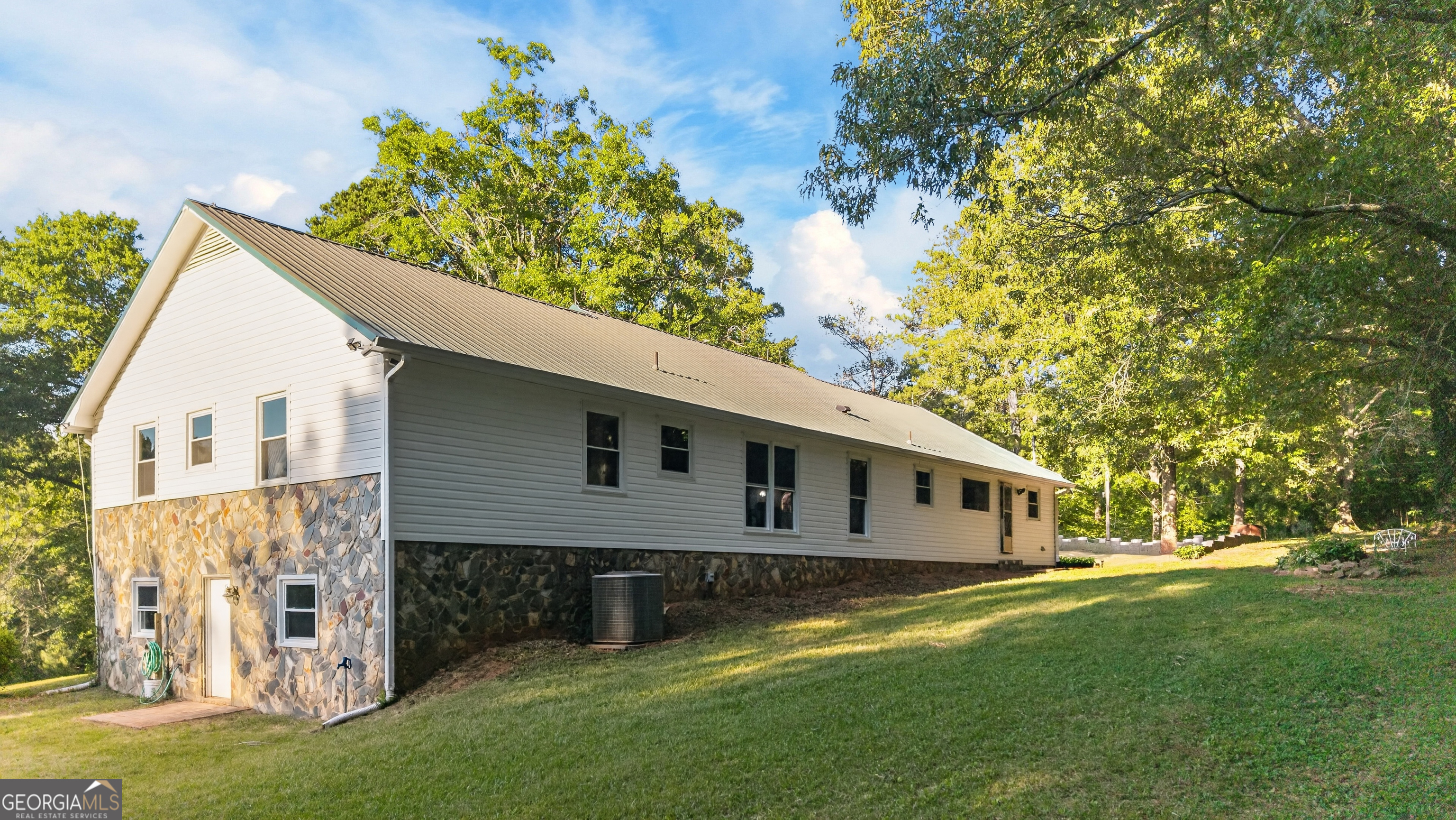 662 Highway 18 W Property Photo 49