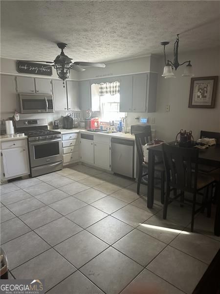 10 Dial Road Property Photo 3