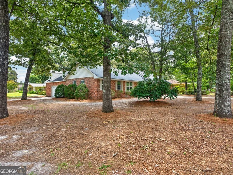 216 Ridgeland Drive Property Photo 5