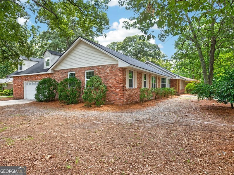 216 Ridgeland Drive Property Photo 6